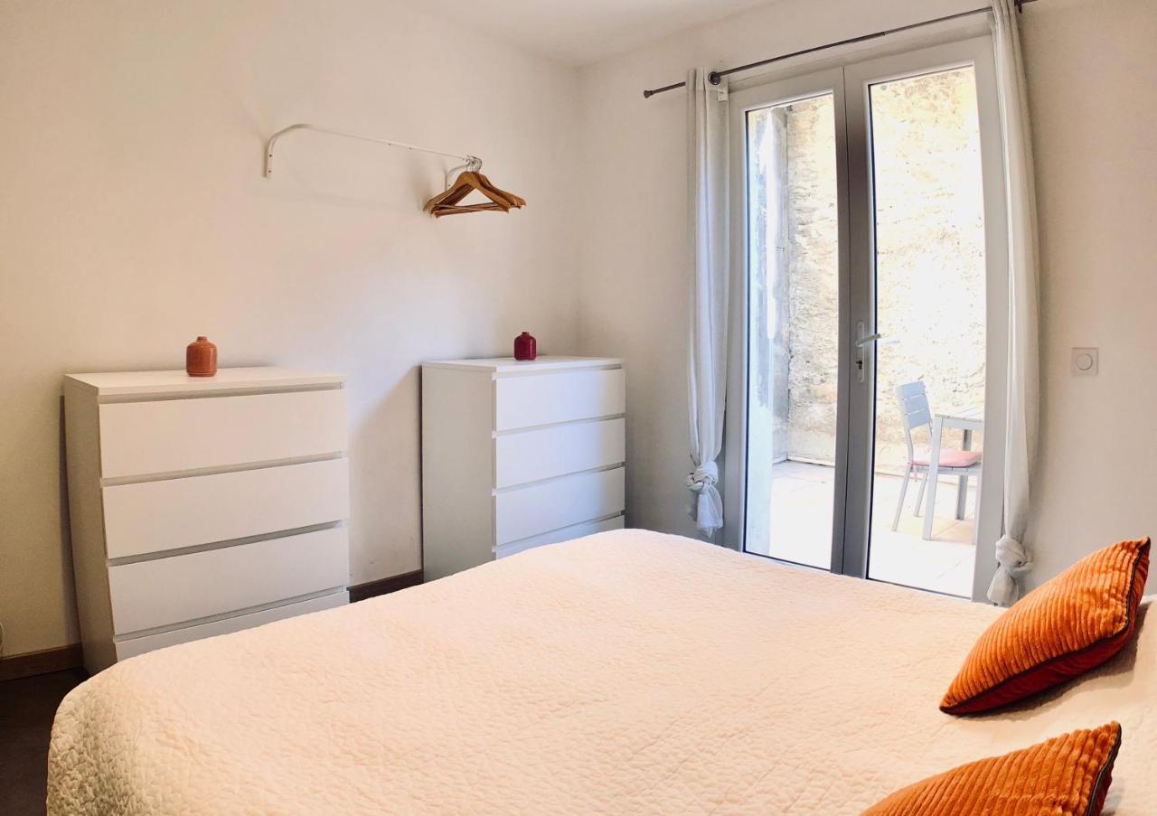 Appartements Entre Provence Et Camargue Tarascon Exterior photo