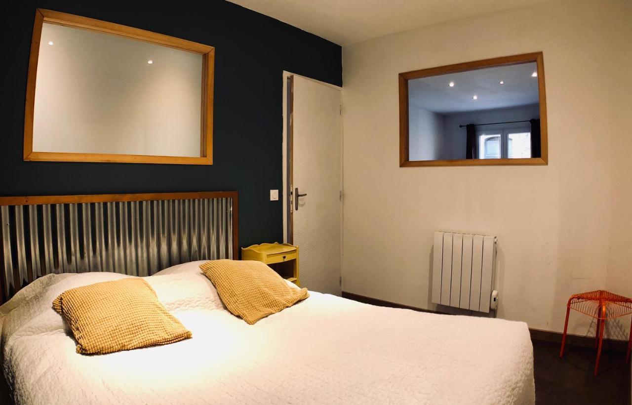 Appartements Entre Provence Et Camargue Tarascon Exterior photo